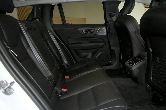 2024 Volvo V60 Cross Country Ultimate B5 Bright MY24 AWD Crystal White