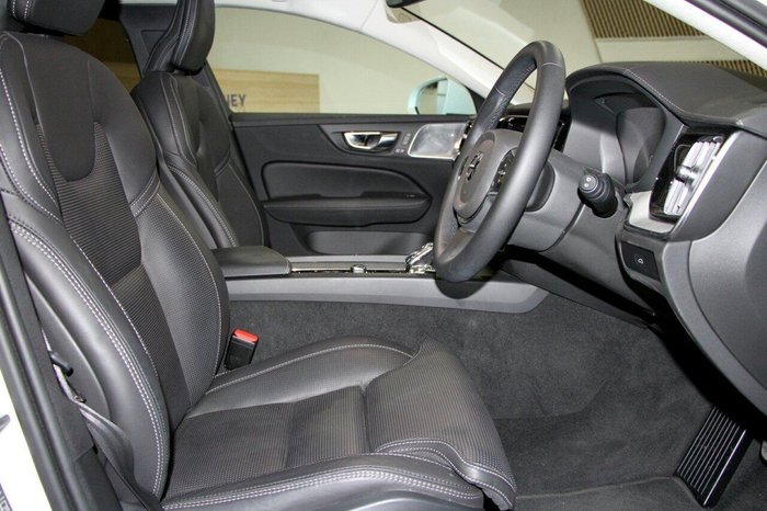 2024 Volvo V60 Cross Country Ultimate B5 Bright MY24 AWD Crystal White