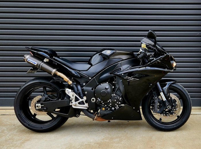 2010 Yamaha YZF-R1 R1 Black