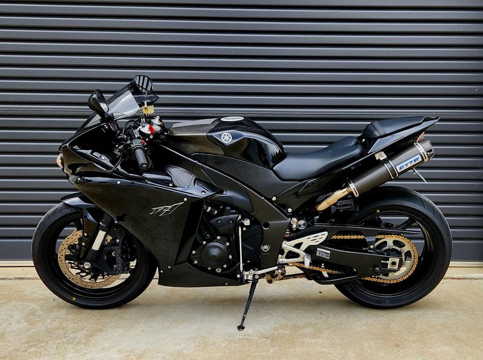 2010 Yamaha YZF-R1 R1 Black