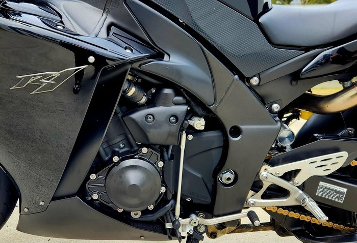 2010 Yamaha YZF-R1 R1 Black