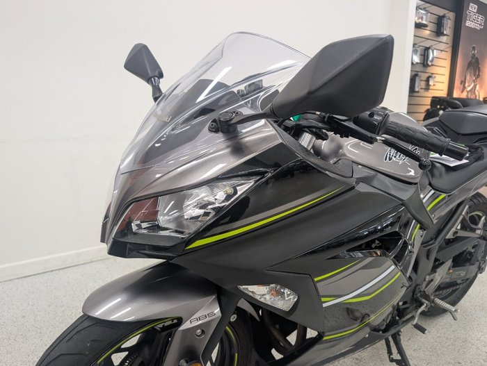 2016 Kawasaki NINJA 300 grey