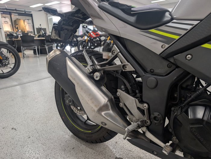 2016 Kawasaki NINJA 300 grey