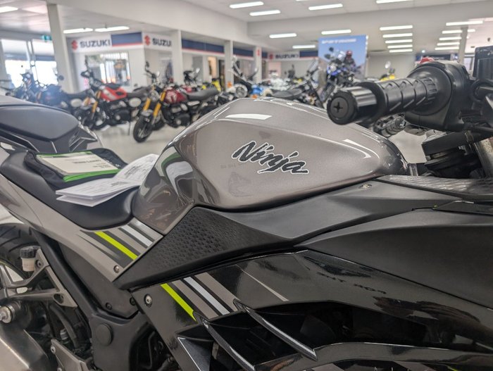 2016 Kawasaki NINJA 300 grey