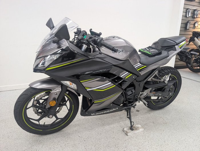 2016 Kawasaki NINJA 300 grey