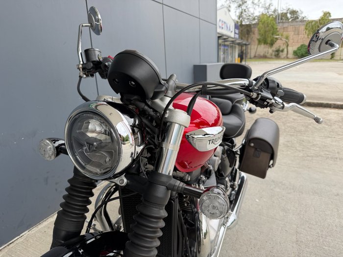 2021 Triumph BONNEVILLE SPEEDMASTER RED