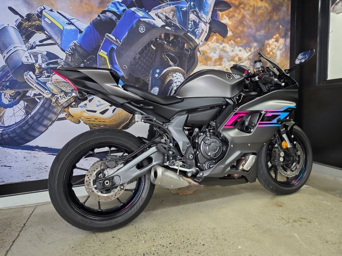 2024 Yamaha YZF-R7LA Grey