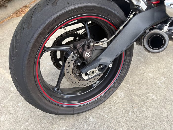 2016 Triumph STREET TRIPLE R Grey