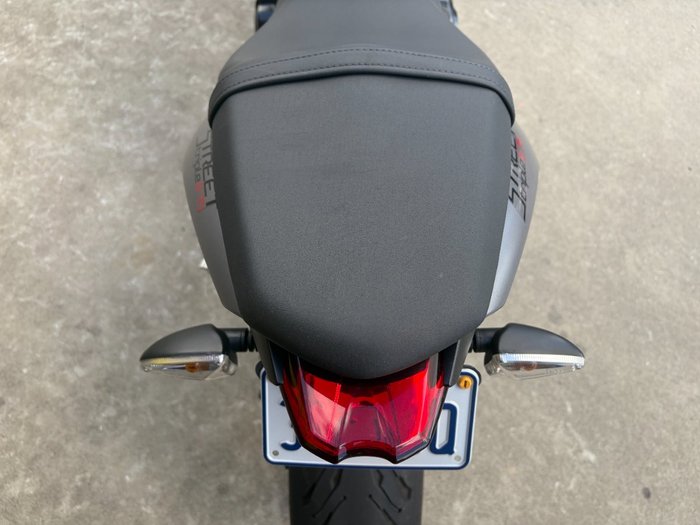 2016 Triumph STREET TRIPLE R Grey