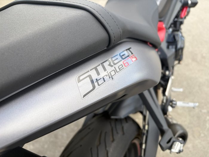 2016 Triumph STREET TRIPLE R Grey
