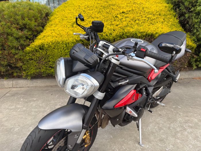 2016 Triumph STREET TRIPLE R Grey
