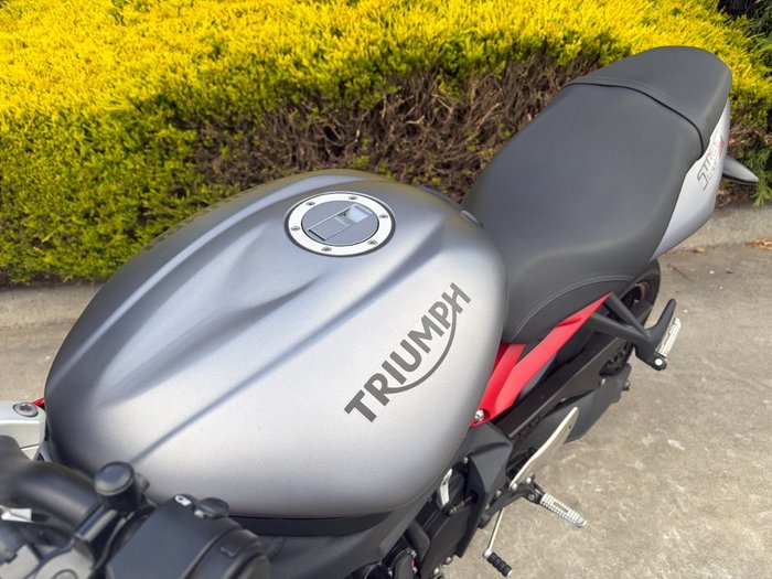 2016 Triumph STREET TRIPLE R Grey