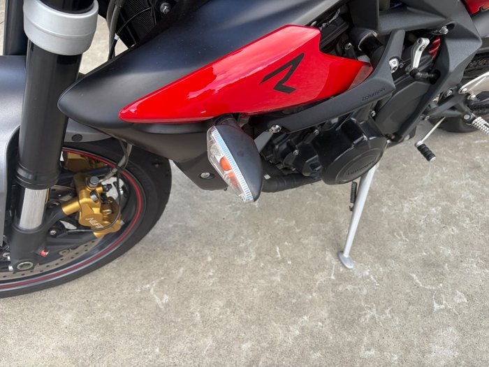 2016 Triumph STREET TRIPLE R Grey