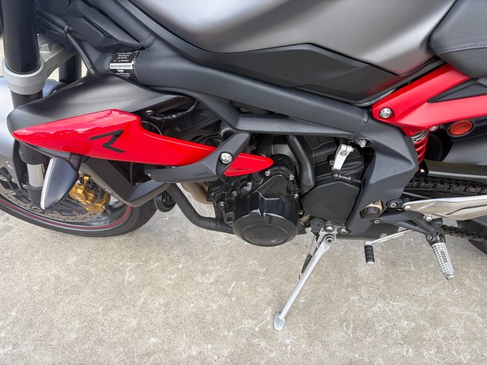 2016 Triumph STREET TRIPLE R Grey