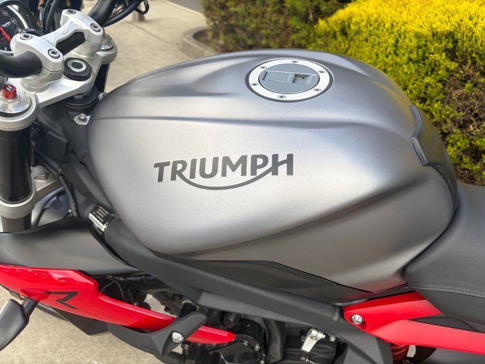 2016 Triumph STREET TRIPLE R Grey
