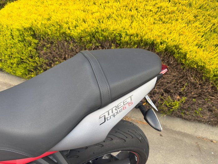 2016 Triumph STREET TRIPLE R Grey