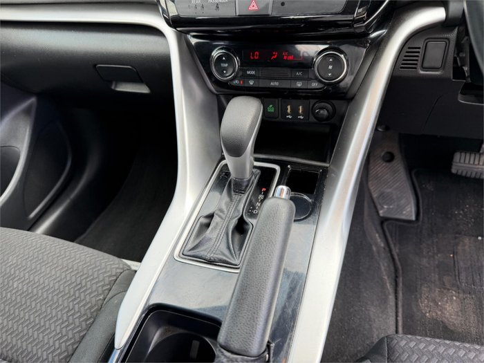 2020 MITSUBISHI ECLIPSE CROSS ES (2WD)