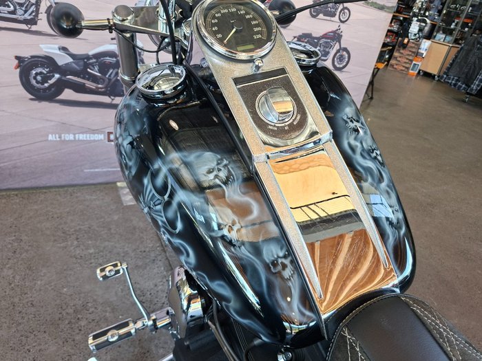 2007 HARLEY-DAVIDSON FXSTB NIGHT TRAIN