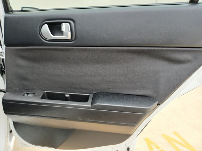 2007 Mitsubishi 380 ES DB Series 2 Mawson White