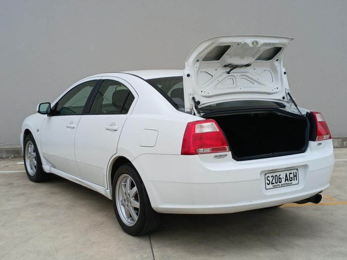 2007 Mitsubishi 380 ES DB Series 2 Mawson White