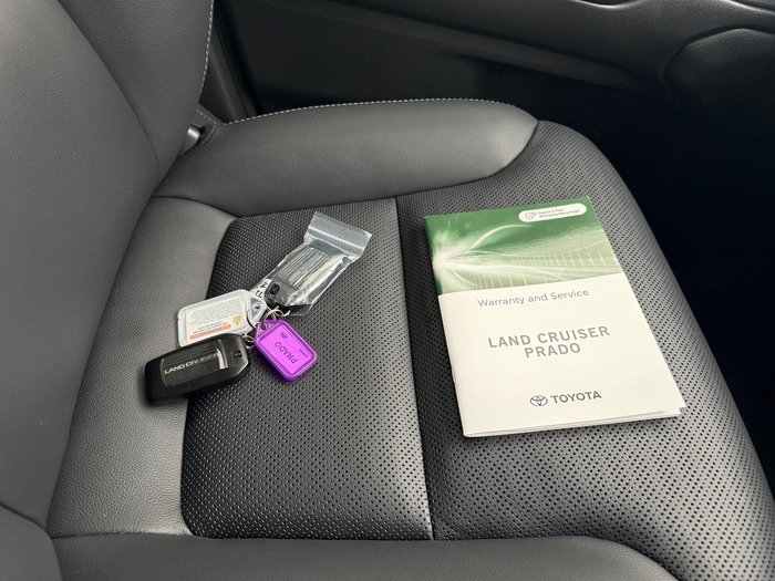 2025 Toyota Landcruiser Prado Altitude