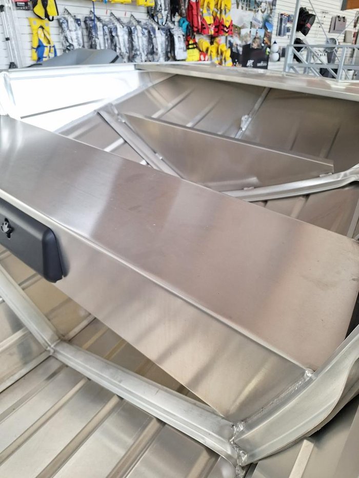 2026 QUINTREX F370 Outback Explorer