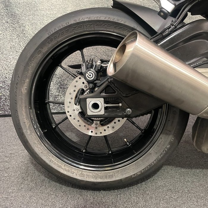 2014 BMW Motorrad S 1000 R Red