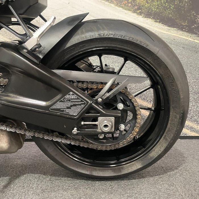 2014 BMW Motorrad S 1000 R Red