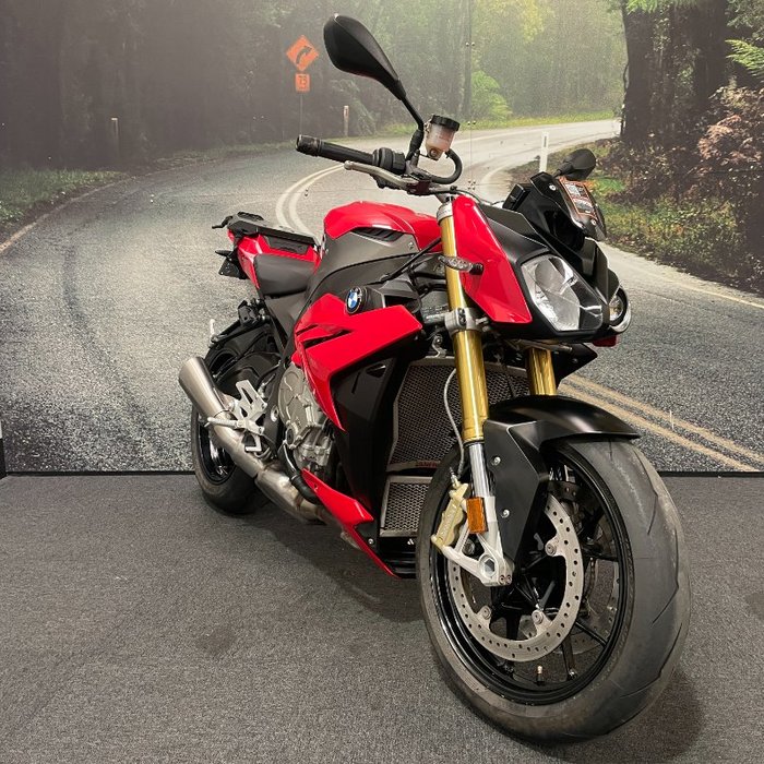 2014 BMW Motorrad S 1000 R Red