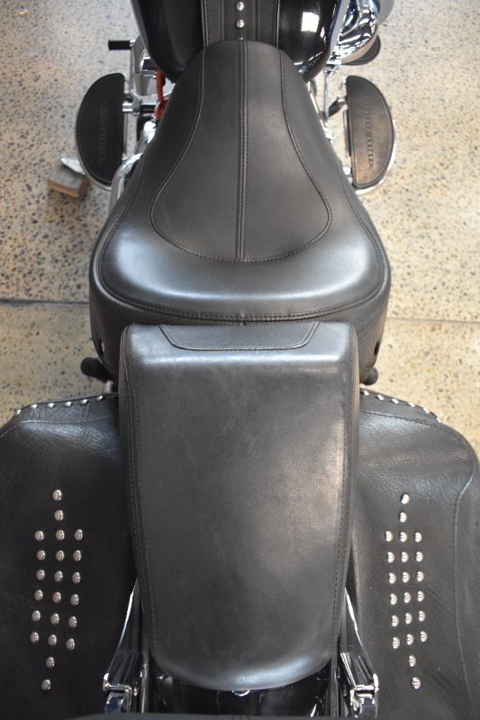 2012 HARLEY-DAVIDSON FLSTC HERITAGE SOFTAIL CLASSIC