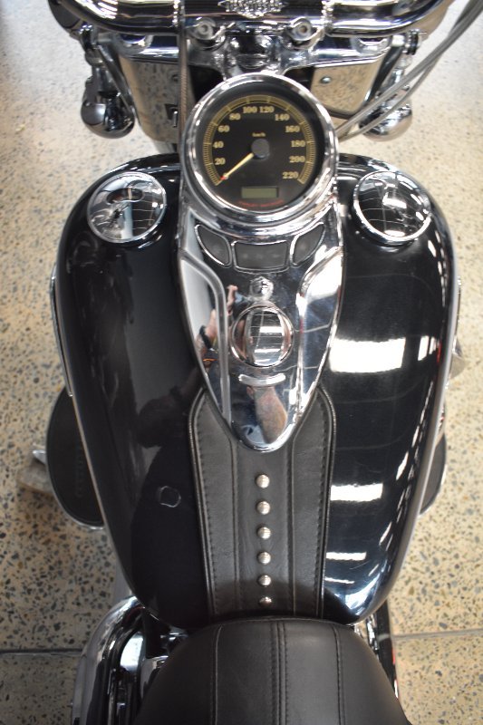 2012 HARLEY-DAVIDSON FLSTC HERITAGE SOFTAIL CLASSIC