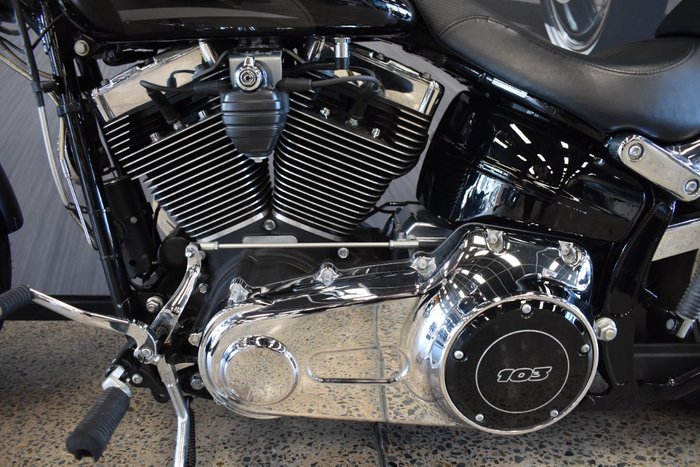 2016 HARLEY-DAVIDSON FXSB SOFTAIL BREAKOUT