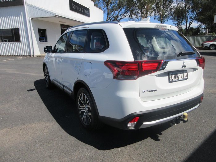 2018 Mitsubishi Outlander ES