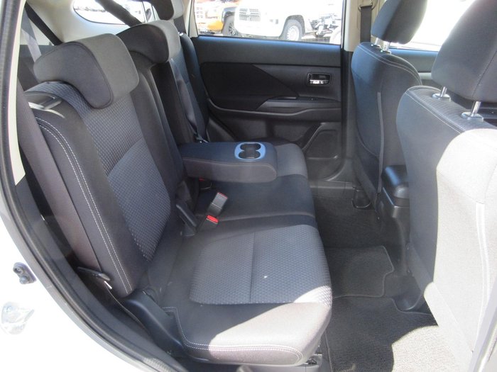 2018 Mitsubishi Outlander ES