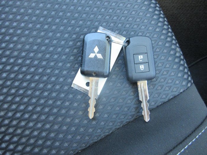 2018 Mitsubishi Outlander ES