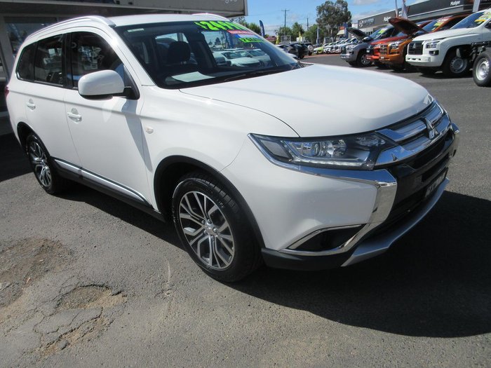 2018 Mitsubishi Outlander ES