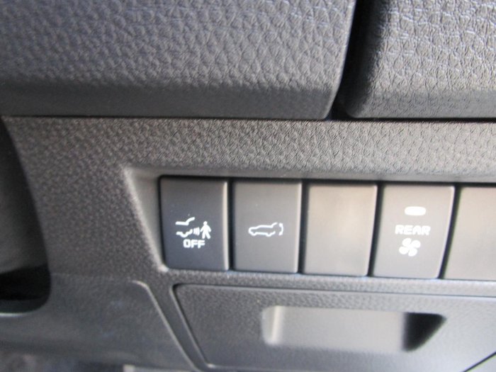 2025 Isuzu MU-X X-TERRAIN