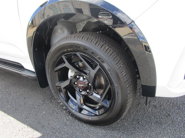 2025 Isuzu MU-X X-TERRAIN