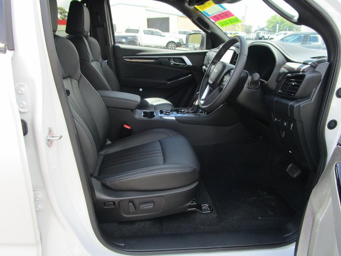 2025 Isuzu MU-X X-TERRAIN