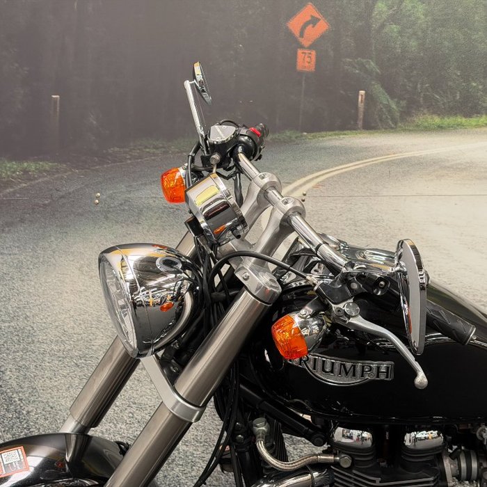 Triumph 2007 triumph 865 speedmaster Black