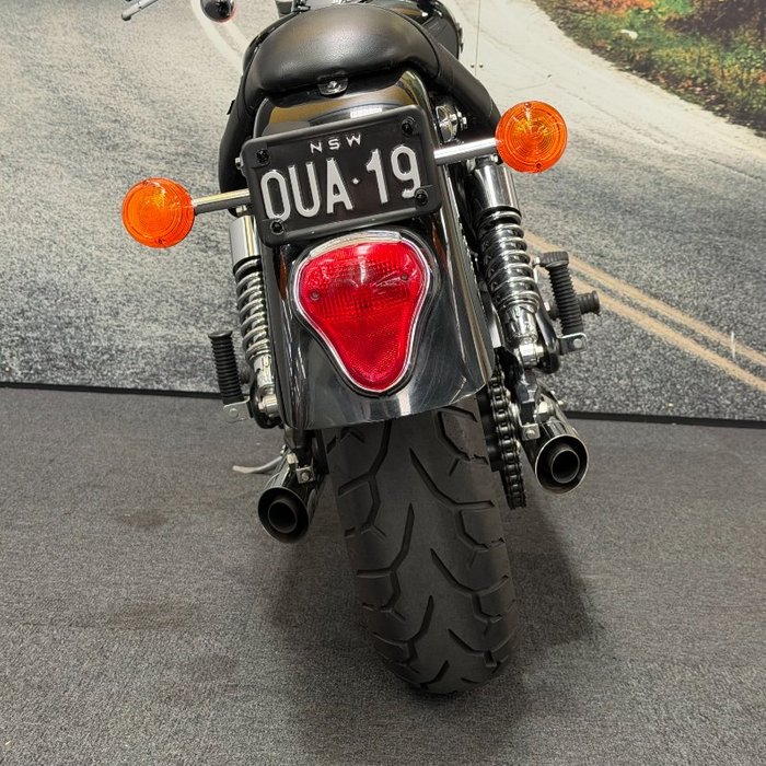 Triumph 2007 triumph 865 speedmaster Black