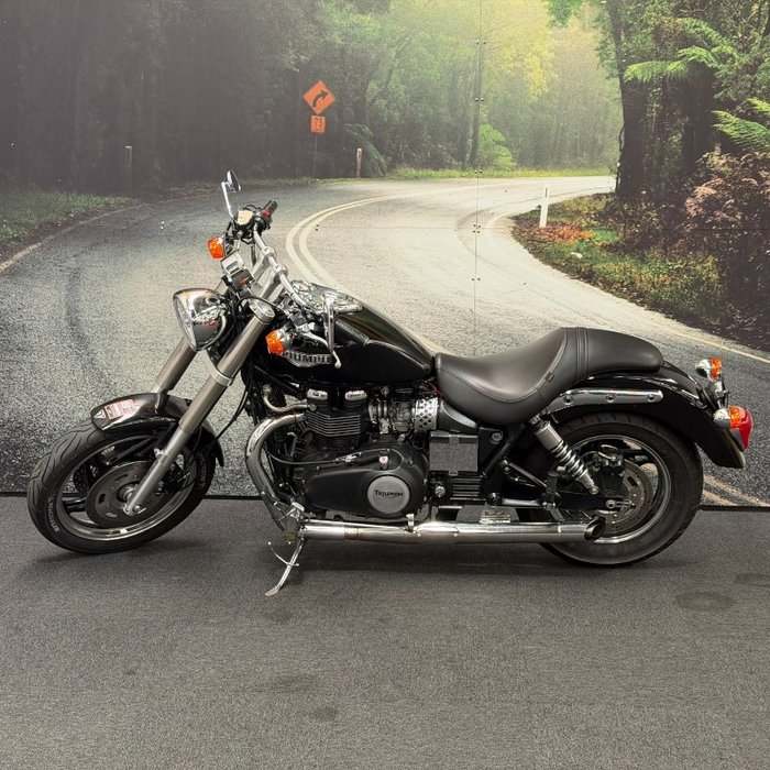Triumph 2007 triumph 865 speedmaster Black