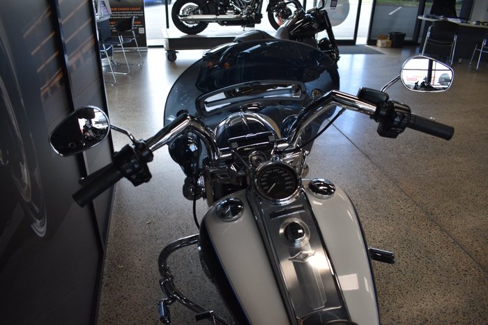 2014 HARLEY-DAVIDSON FLHRC ROAD KING CLASSIC