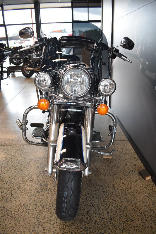 2014 HARLEY-DAVIDSON FLHRC ROAD KING CLASSIC
