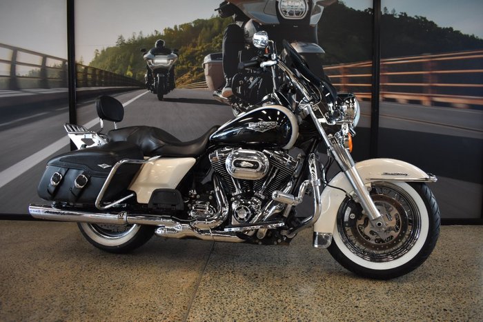 2014 HARLEY-DAVIDSON
