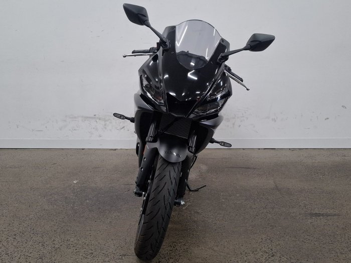 2023 Yamaha YZF-R3 Black