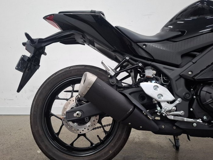 2023 Yamaha YZF-R3 Black