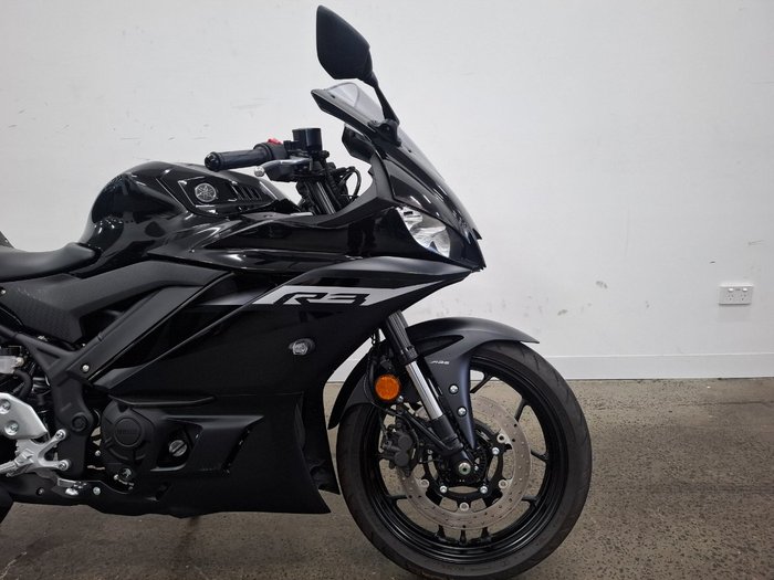 2023 Yamaha YZF-R3 Black
