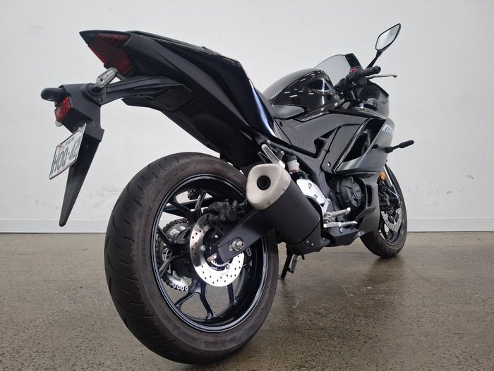2023 Yamaha YZF-R3 Black