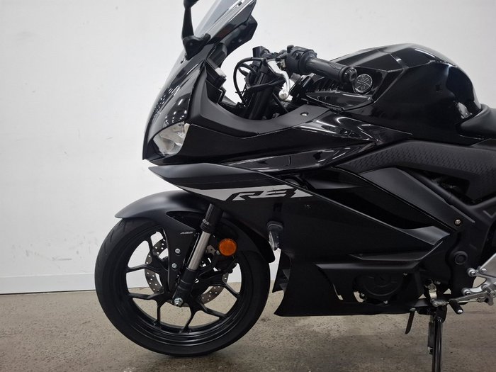 2023 Yamaha YZF-R3 Black